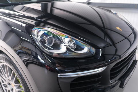 Porsche Cayenne 3.0 S E-Hybrid 416 pk | Sportchrono | Panorama | A-Z onderhouden | Zonneschermen | 20 inch | LED | Zeer mooi |