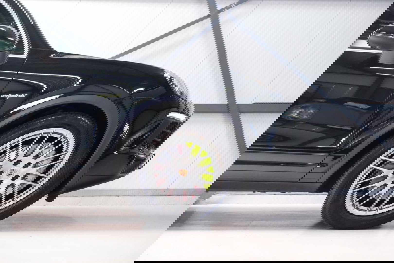 Porsche Cayenne 3.0 S E-Hybrid 416 pk | Sportchrono | Panorama | A-Z onderhouden | Zonneschermen | 20 inch | LED | Zeer mooi |