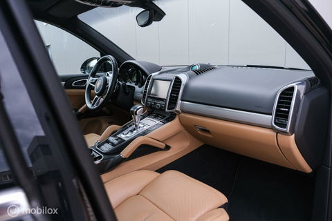 Porsche Cayenne 3.0 S E-Hybrid 416 pk | Sportchrono | Panorama | A-Z onderhouden | Zonneschermen | 20 inch | LED | Zeer mooi |