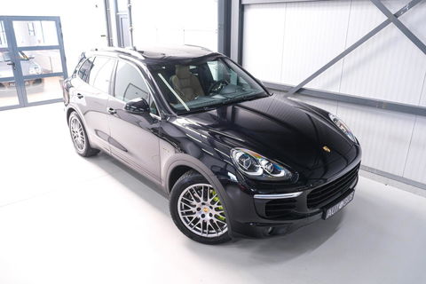 Porsche Cayenne 3.0 S E-Hybrid 416 pk | Sportchrono | Panorama | A-Z onderhouden | Zonneschermen | 20 inch | LED | Zeer mooi |