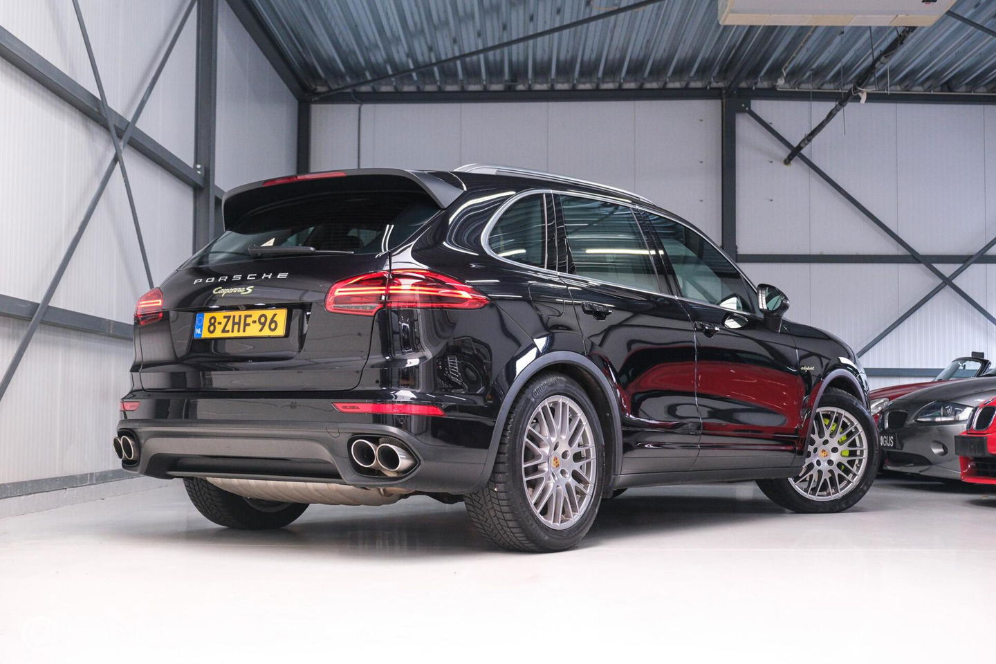 Porsche Cayenne 3.0 S E-Hybrid 416 pk | Sportchrono | Panorama | A-Z onderhouden | Zonneschermen | 20 inch | LED | Zeer mooi |