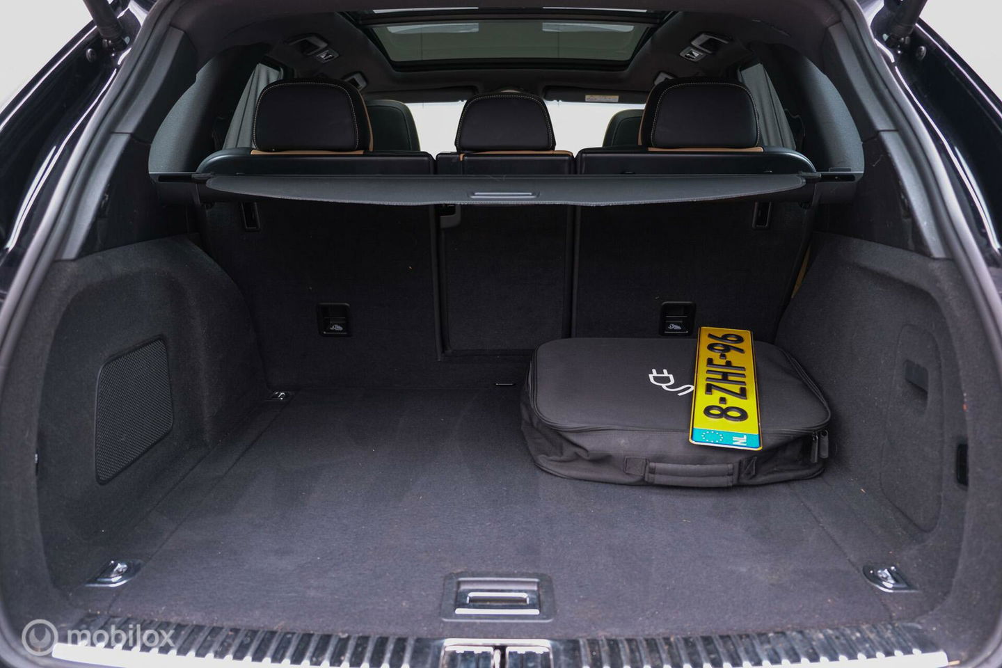 Porsche Cayenne 3.0 S E-Hybrid 416 pk | Sportchrono | Panorama | A-Z onderhouden | Zonneschermen | 20 inch | LED | Zeer mooi |