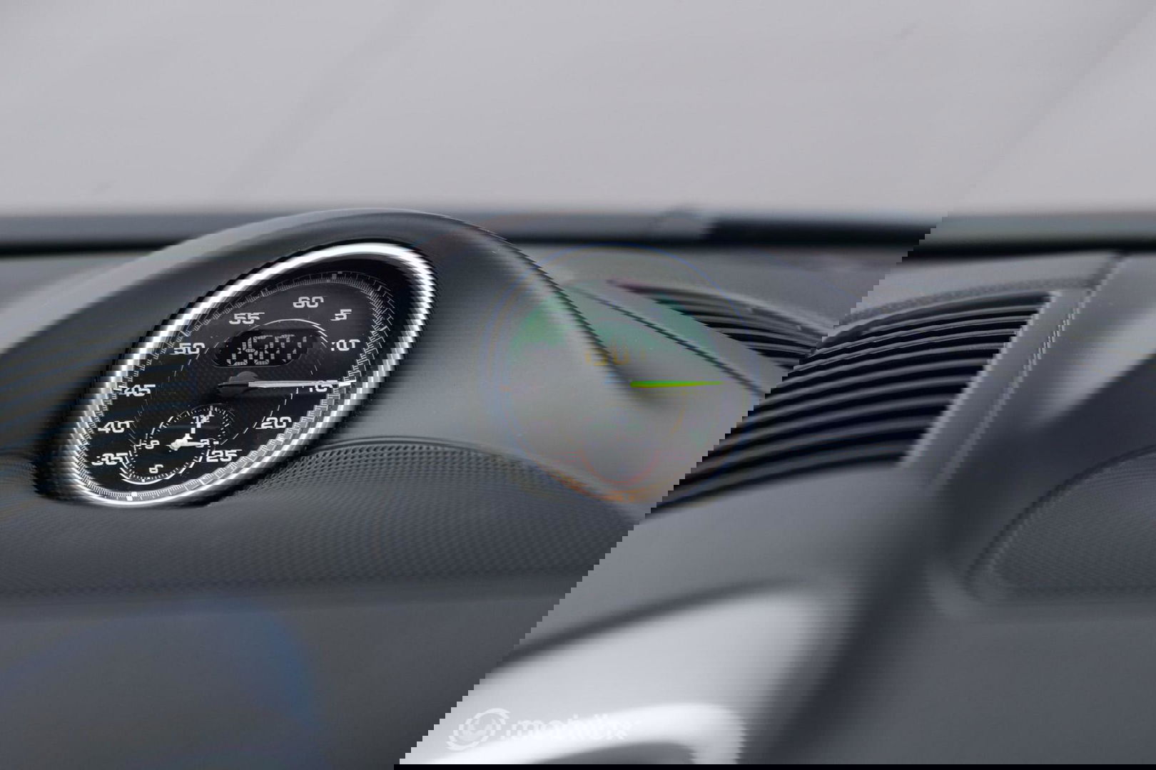 Porsche Cayenne 3.0 S E-Hybrid 416 pk | Sportchrono | Panorama | A-Z onderhouden | Zonneschermen | 20 inch | LED | Zeer mooi |