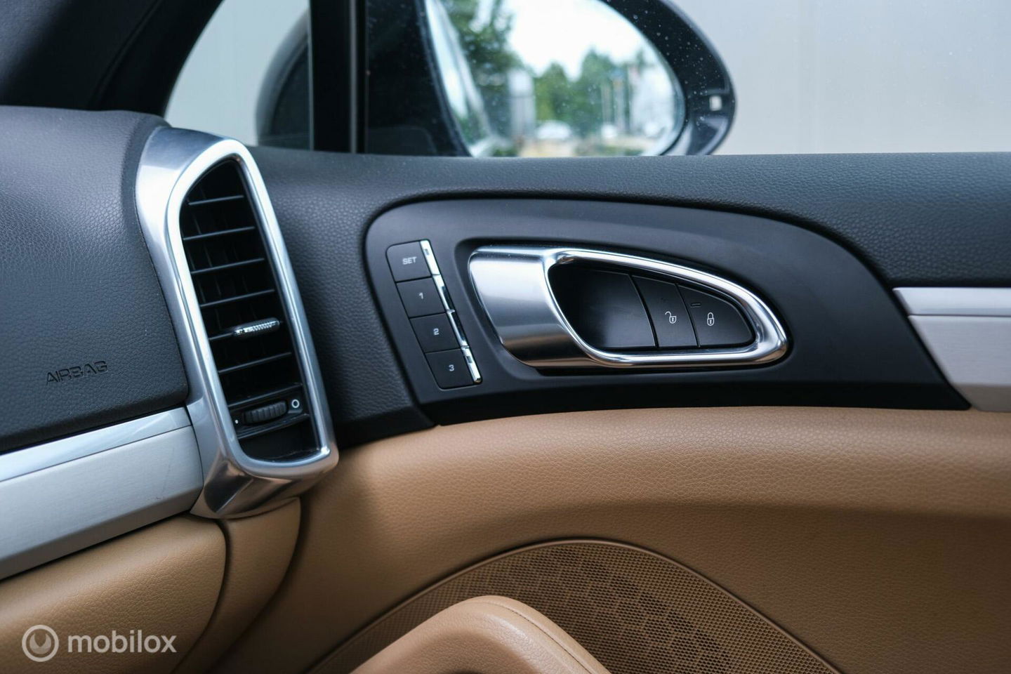 Porsche Cayenne 3.0 S E-Hybrid 416 pk | Sportchrono | Panorama | A-Z onderhouden | Zonneschermen | 20 inch | LED | Zeer mooi |