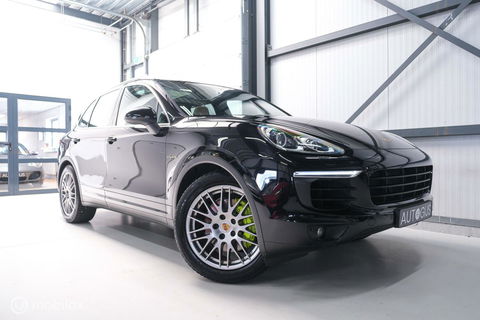 Porsche Cayenne 3.0 S E-Hybrid 416 pk | Sportchrono | Panorama | A-Z onderhouden | Zonneschermen | 20 inch | LED | Zeer mooi |