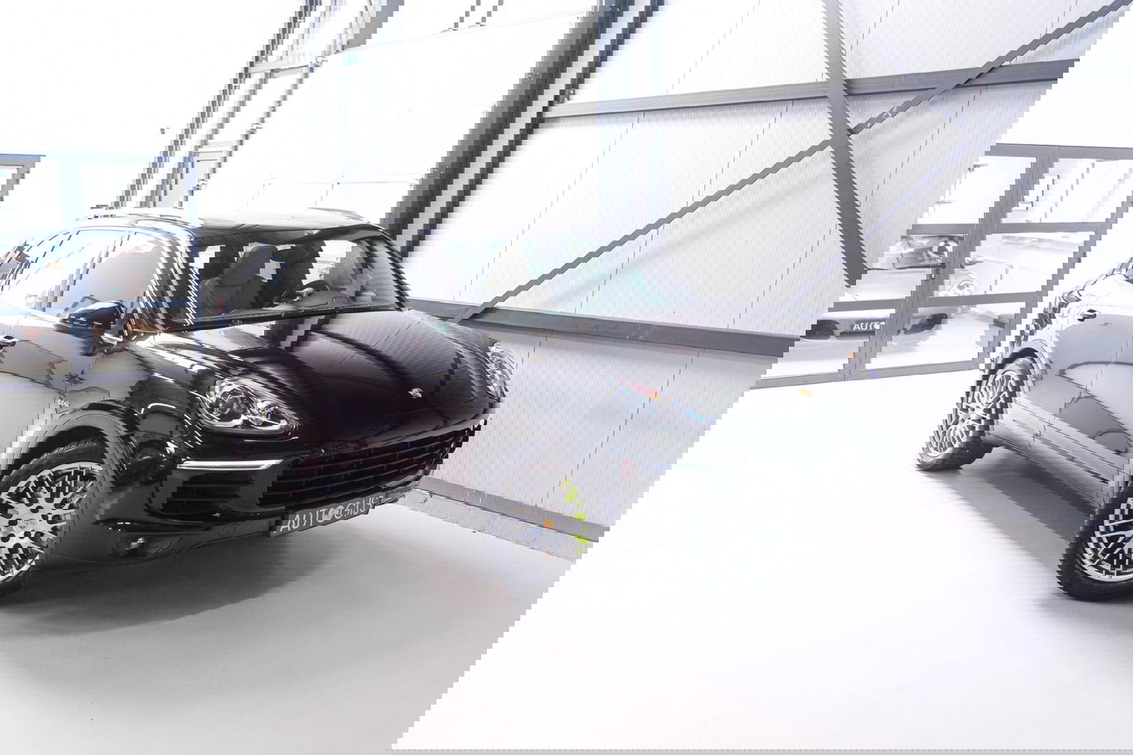 Porsche Cayenne 3.0 S E-Hybrid 416 pk | Sportchrono | Panorama | A-Z onderhouden | Zonneschermen | 20 inch | LED | Zeer mooi |