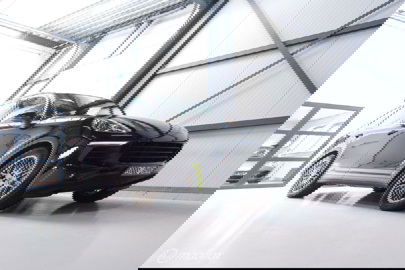 Porsche Cayenne 3.0 S E-Hybrid 416 pk | Sportchrono | Panorama | A-Z onderhouden | Zonneschermen | 20 inch | LED | Zeer mooi |