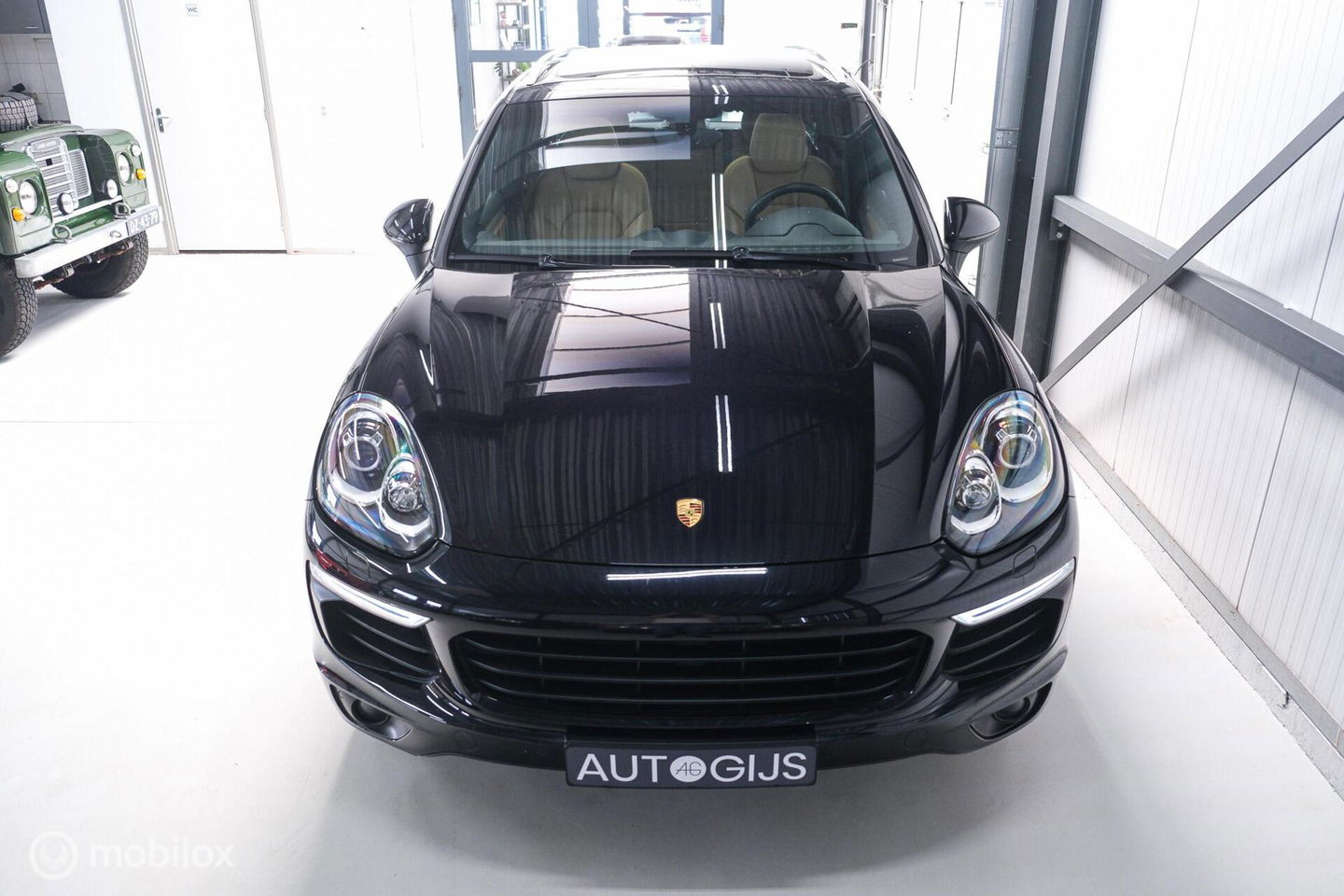 Porsche Cayenne 3.0 S E-Hybrid 416 pk | Sportchrono | Panorama | A-Z onderhouden | Zonneschermen | 20 inch | LED | Zeer mooi |