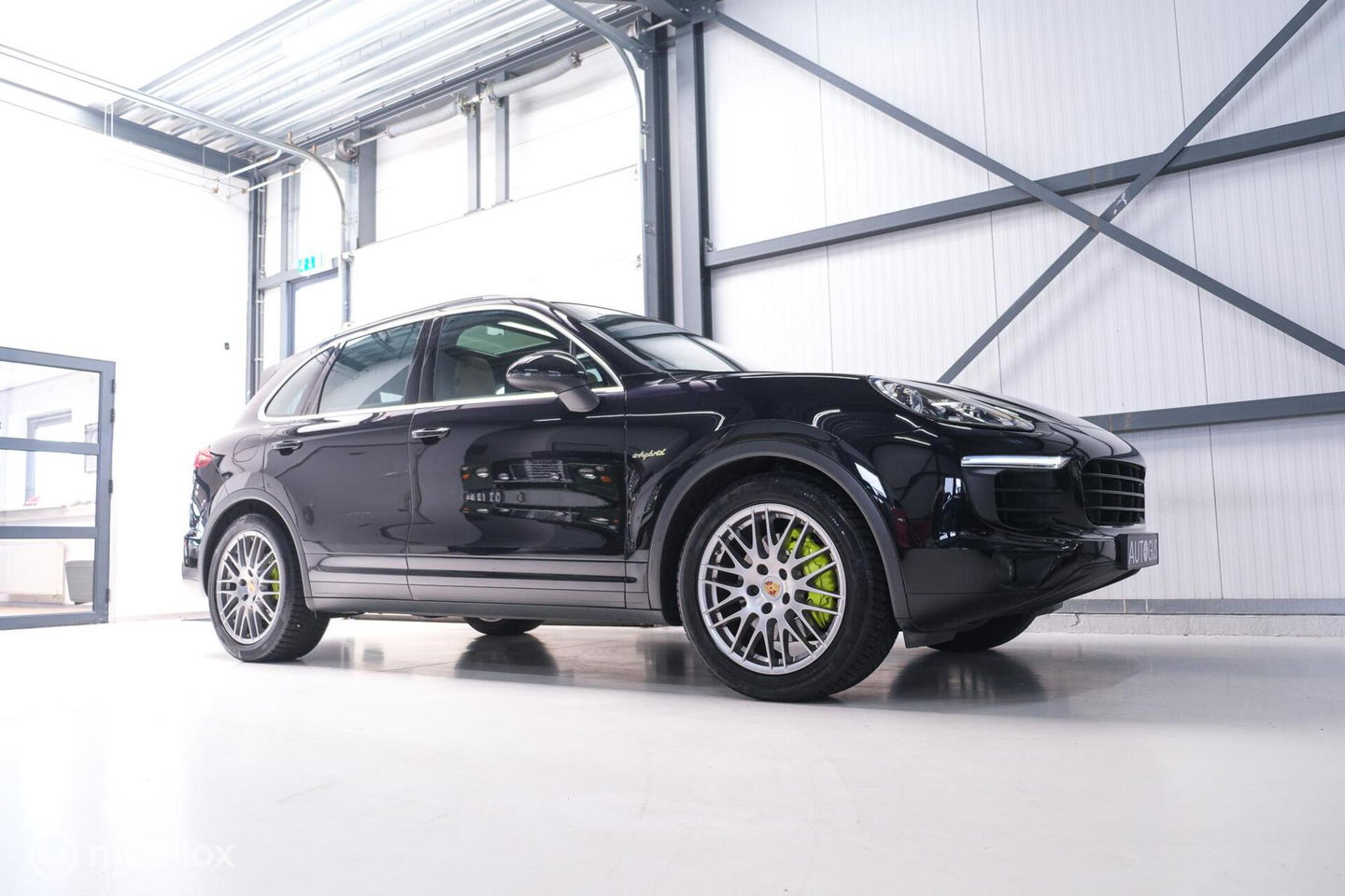 Porsche Cayenne 3.0 S E-Hybrid 416 pk | Sportchrono | Panorama | A-Z onderhouden | Zonneschermen | 20 inch | LED | Zeer mooi |