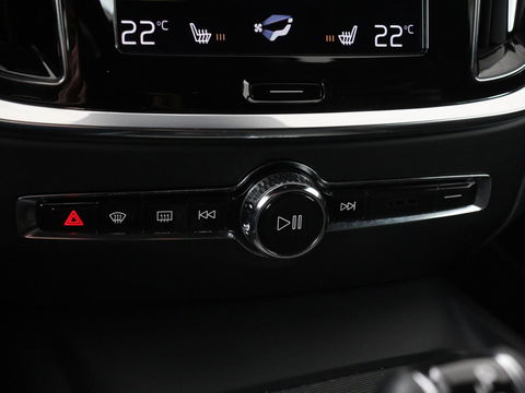 Volvo V60 2.0 T4 R-Design | Panoramadak | Stoelverwarming | Head-Up | Camera | Carplay | Half leder | Adaptive cruise | Navigatie | Memory | Full LED