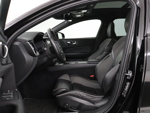 Volvo V60 2.0 T4 R-Design | Panoramadak | Stoelverwarming | Head-Up | Camera | Carplay | Half leder | Adaptive cruise | Navigatie | Memory | Full LED