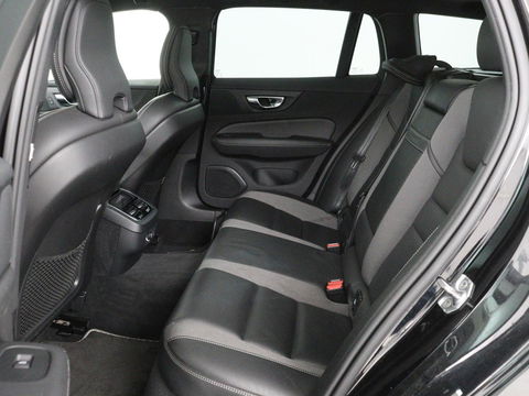 Volvo V60 2.0 T4 R-Design | Panoramadak | Stoelverwarming | Head-Up | Camera | Carplay | Half leder | Adaptive cruise | Navigatie | Memory | Full LED