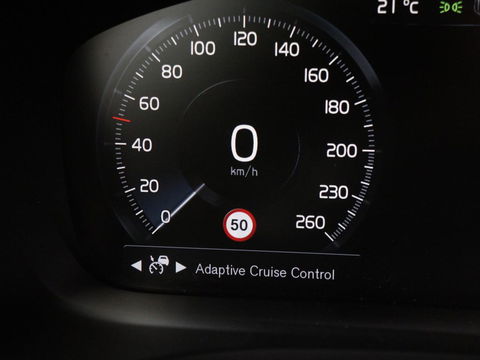 Volvo V60 2.0 T4 R-Design | Panoramadak | Stoelverwarming | Head-Up | Camera | Carplay | Half leder | Adaptive cruise | Navigatie | Memory | Full LED