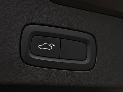 Volvo V60 2.0 T4 R-Design | Panoramadak | Stoelverwarming | Head-Up | Camera | Carplay | Half leder | Adaptive cruise | Navigatie | Memory | Full LED