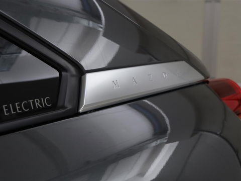 Mazda MX-30 e-SkyActiv 145 First Edition 36 kWh | Stoelverwarming | Head-Up | Camera | Carplay | Adaptive cruise | Memory | Full LED