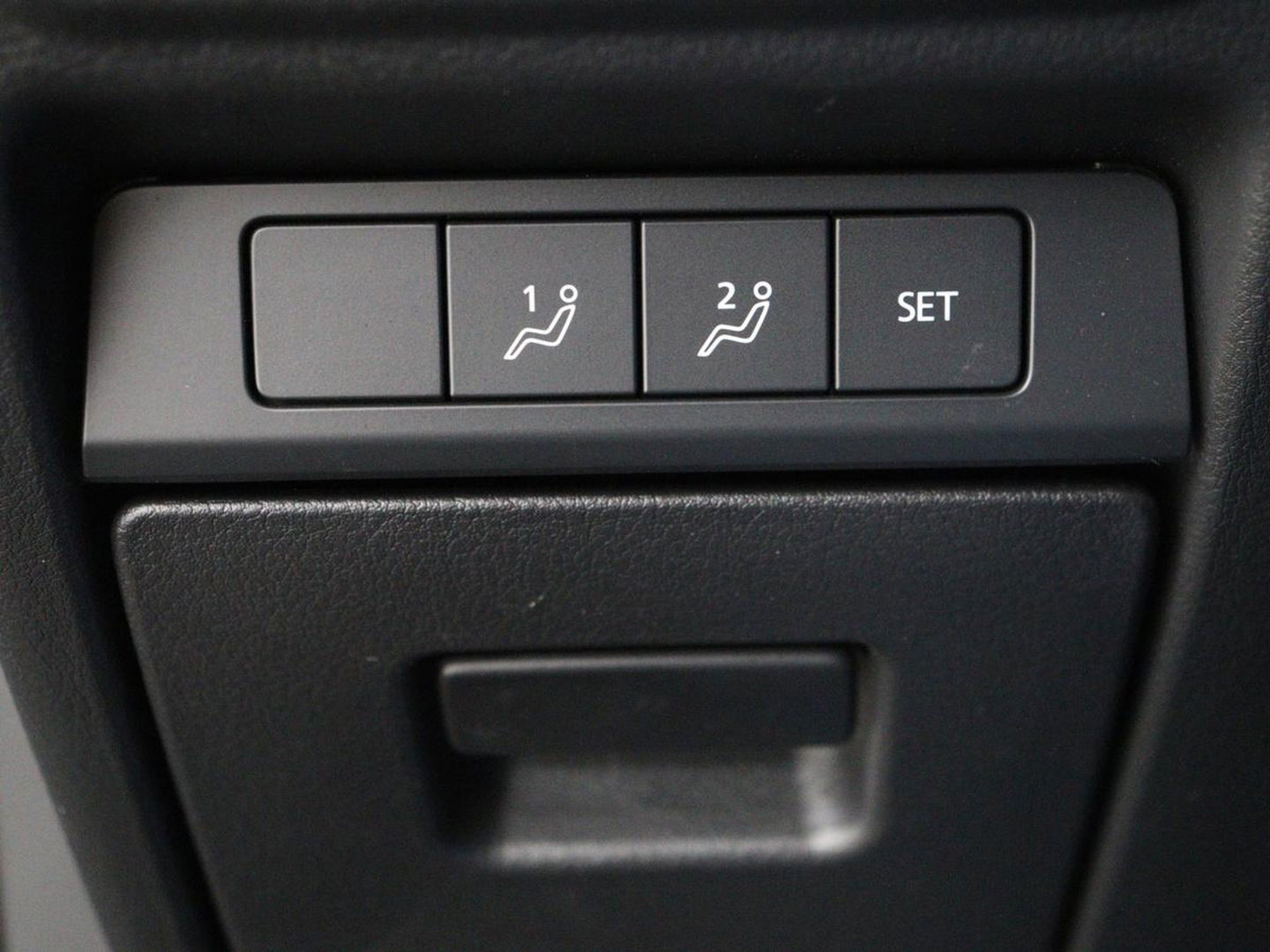 Mazda MX-30 e-SkyActiv 145 First Edition 36 kWh | Stoelverwarming | Head-Up | Camera | Carplay | Adaptive cruise | Memory | Full LED