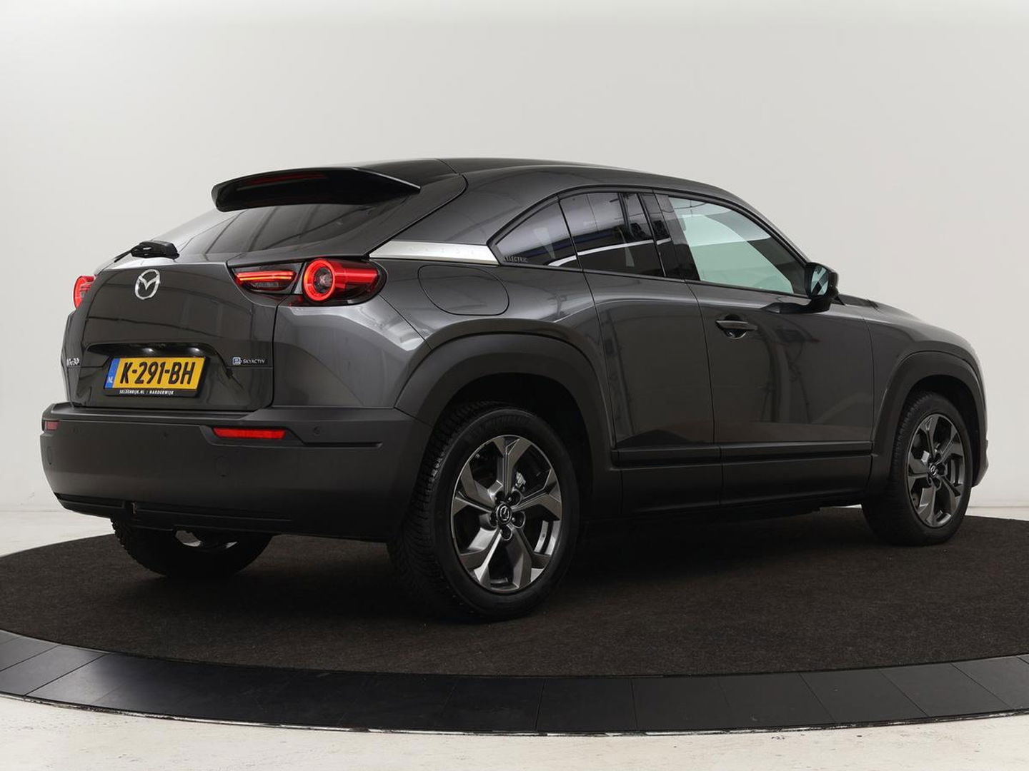 Mazda MX-30 e-SkyActiv 145 First Edition 36 kWh | Stoelverwarming | Head-Up | Camera | Carplay | Adaptive cruise | Memory | Full LED