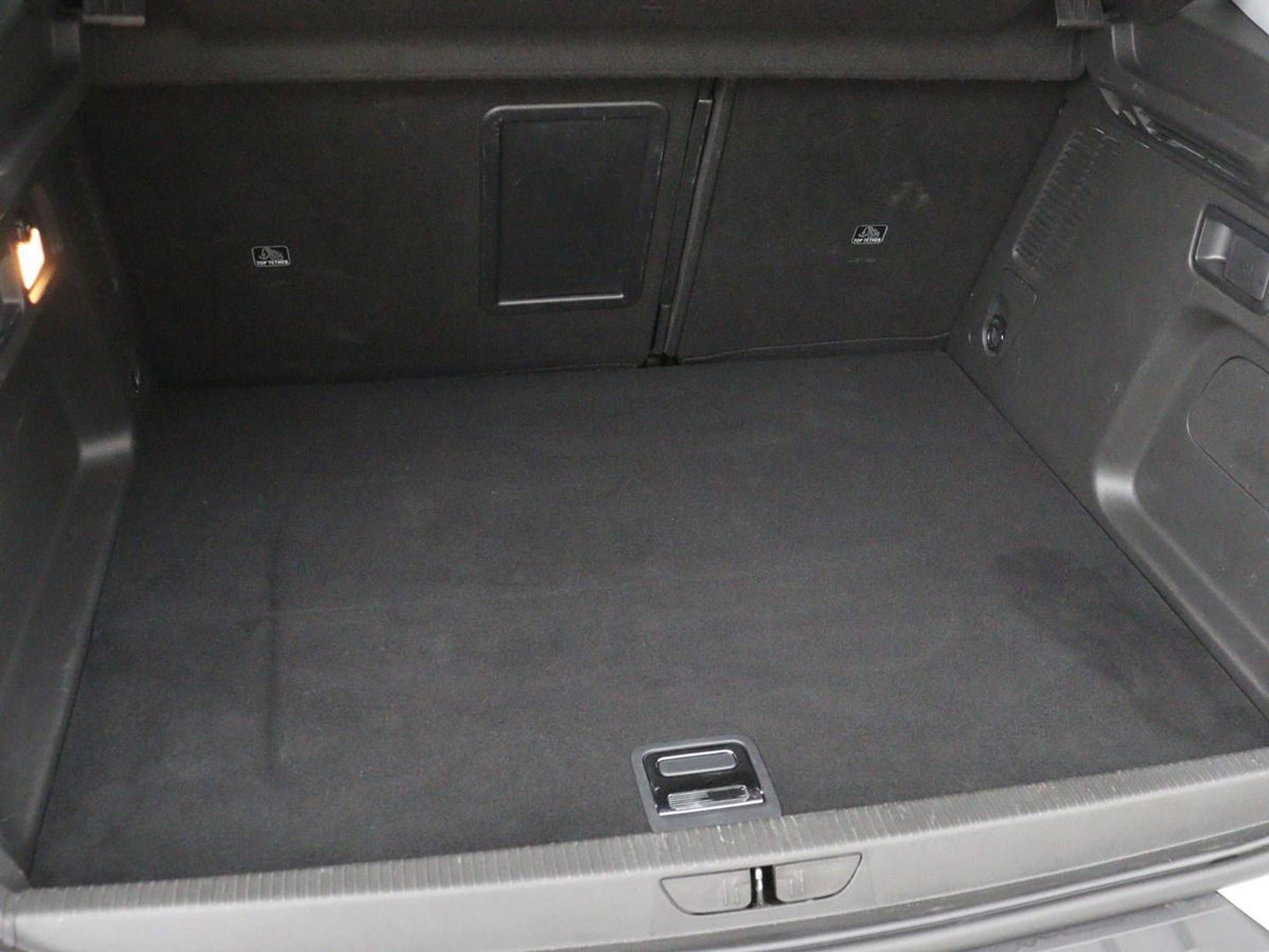 Opel Grandland X 1.6 Turbo Hybrid Elegance | Trekhaak | Stoelverwarming | Camera | Carplay | Climate control | Keyless | Navigatie | Full LED | PHEV