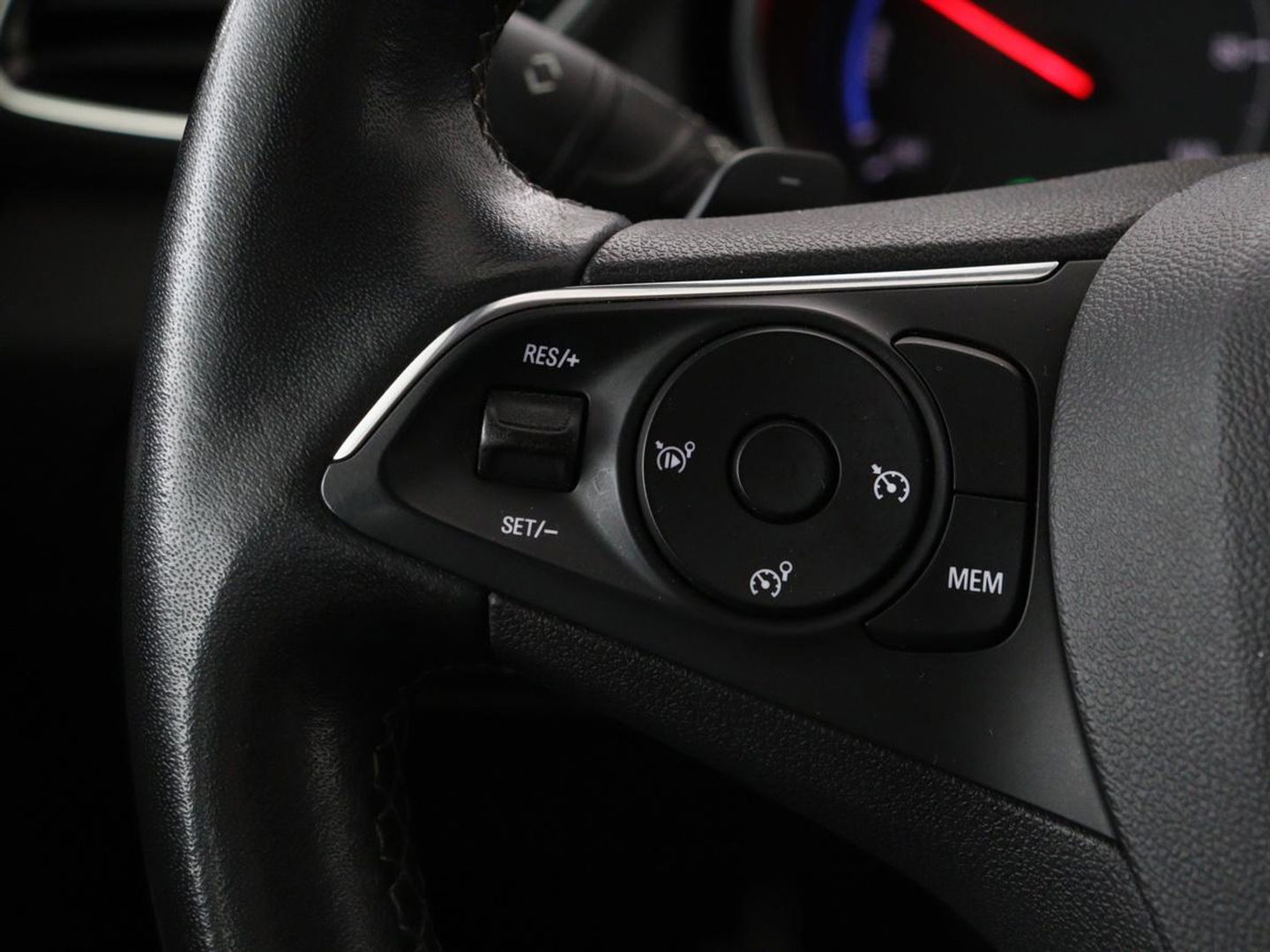 Opel Grandland X 1.6 Turbo Hybrid Elegance | Trekhaak | Stoelverwarming | Camera | Carplay | Climate control | Keyless | Navigatie | Full LED | PHEV