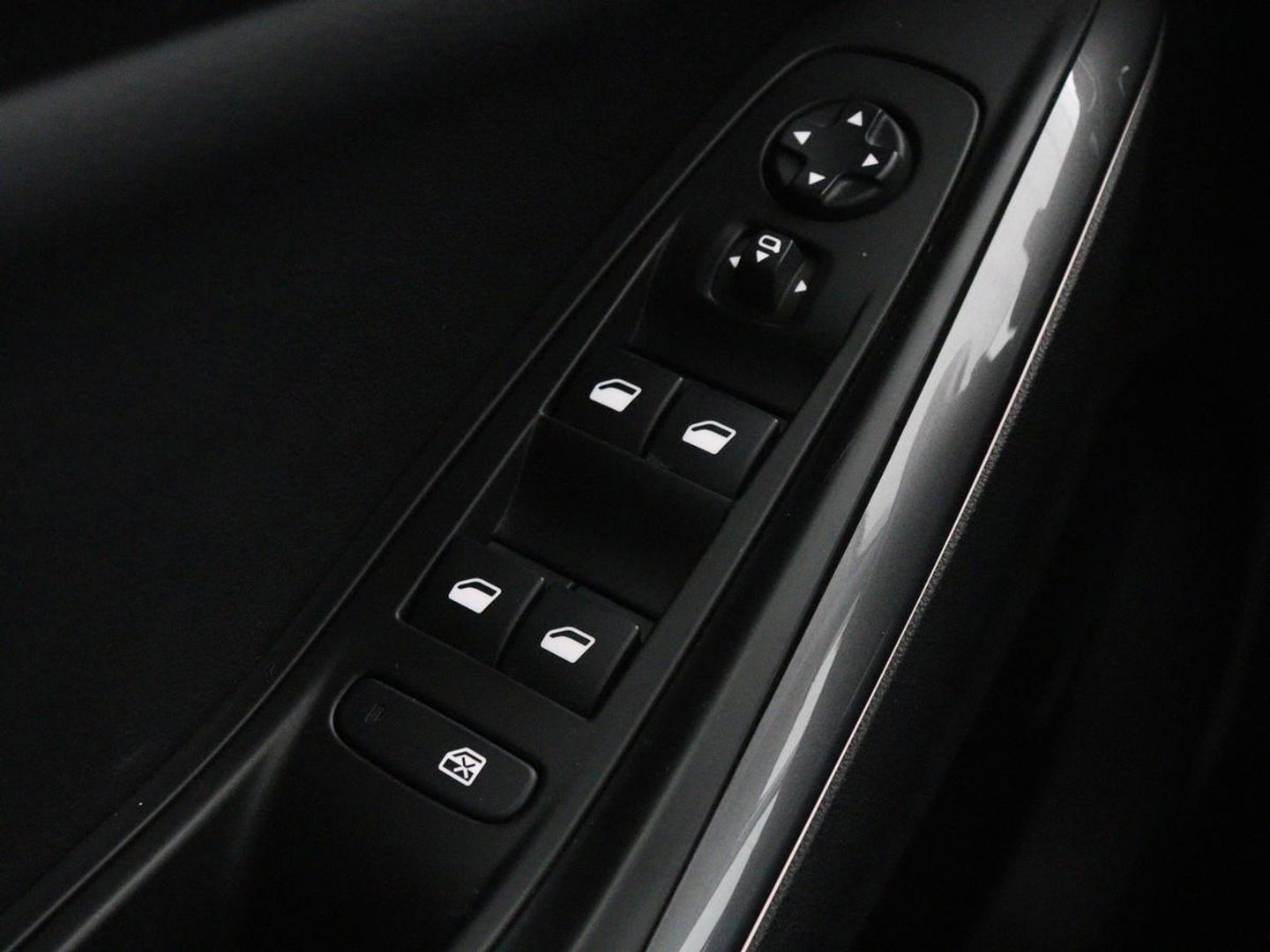 Opel Grandland X 1.6 Turbo Hybrid Elegance | Trekhaak | Stoelverwarming | Camera | Carplay | Climate control | Keyless | Navigatie | Full LED | PHEV