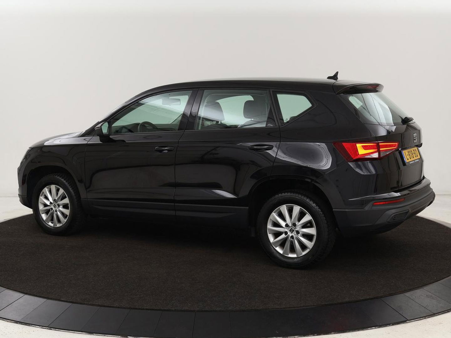 SEAT Ateca 1.0 TSI Reference | Carplay | Full LED | Climate control | Parkeerhulp | Cruise control | DAB | Bluetooth