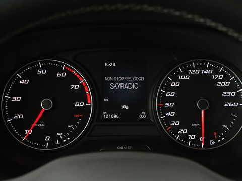 SEAT Ateca 1.0 TSI Reference | Carplay | Full LED | Climate control | Parkeerhulp | Cruise control | DAB | Bluetooth