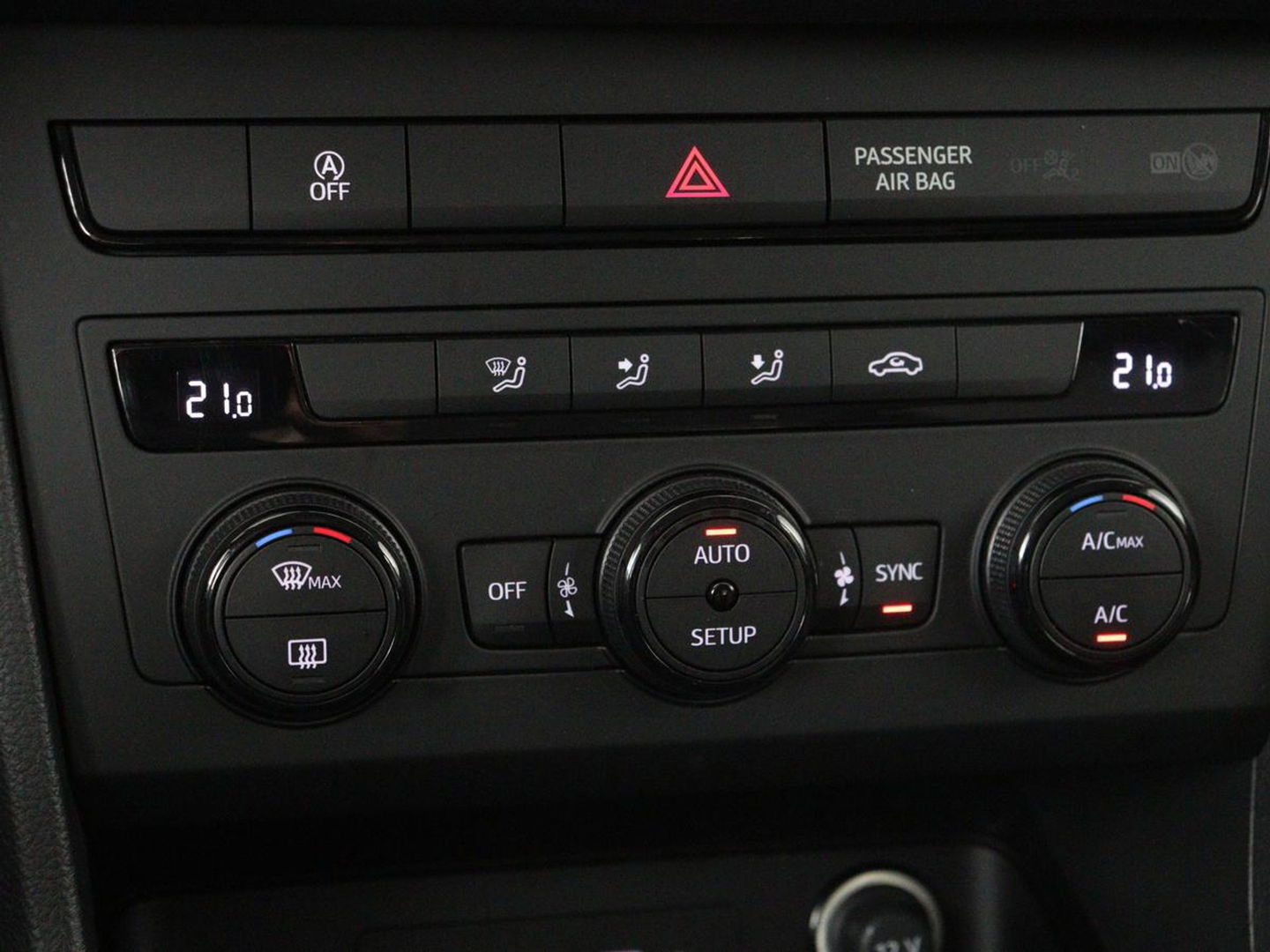 SEAT Ateca 1.0 TSI Reference | Carplay | Full LED | Climate control | Parkeerhulp | Cruise control | DAB | Bluetooth
