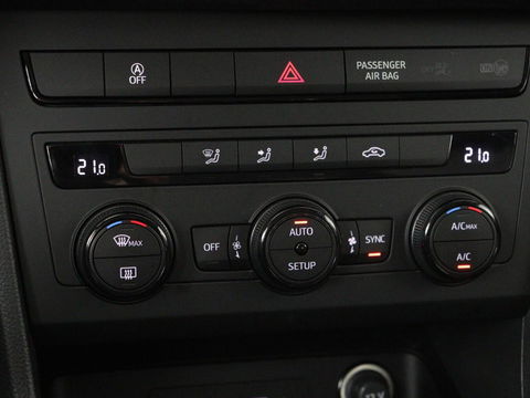 SEAT Ateca 1.0 TSI Reference | Carplay | Full LED | Climate control | Parkeerhulp | Cruise control | DAB | Bluetooth