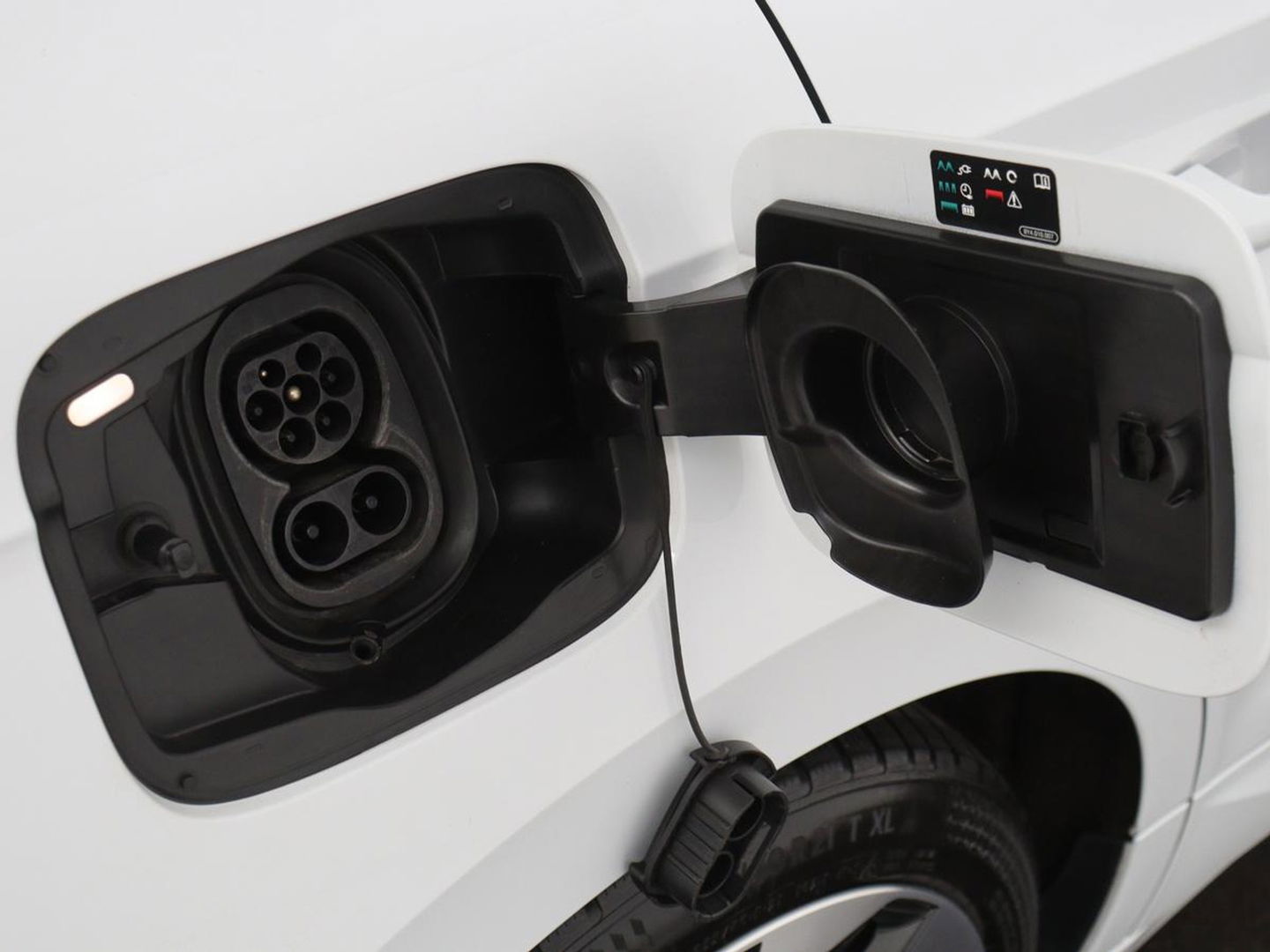 Škoda Enyaq iV 80 Sportline | Stoelverwarming | Adaptive cruise | Trekhaak | Camera | Matrix LED | Carplay | Leder/Alcantara | Keyless | Stuurverwarming