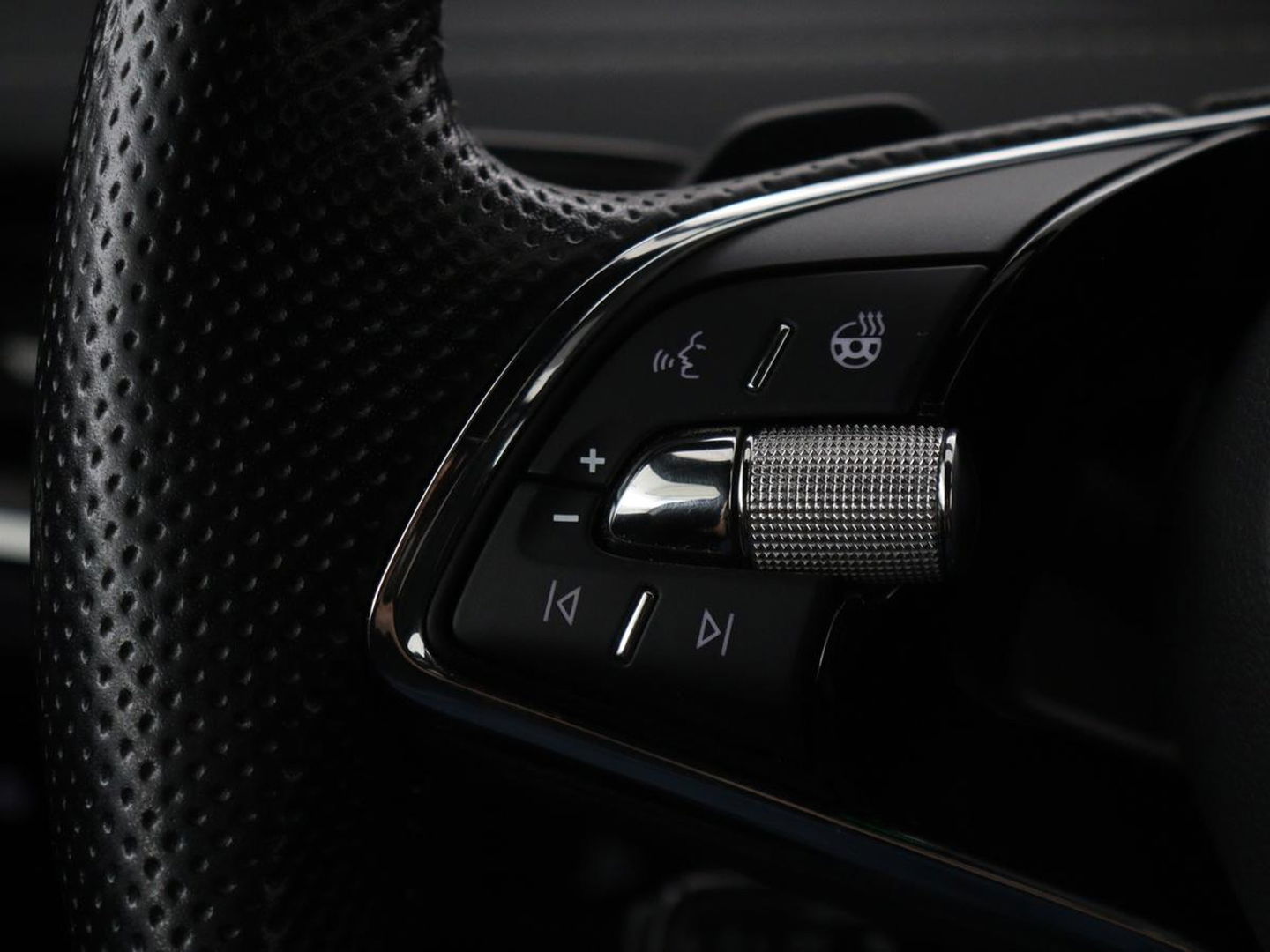Škoda Enyaq iV 80 Sportline | Stoelverwarming | Adaptive cruise | Trekhaak | Camera | Matrix LED | Carplay | Leder/Alcantara | Keyless | Stuurverwarming