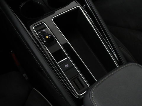 Škoda Enyaq iV 80 Sportline | Stoelverwarming | Adaptive cruise | Trekhaak | Camera | Matrix LED | Carplay | Leder/Alcantara | Keyless | Stuurverwarming