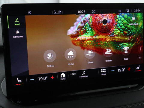 Škoda Enyaq iV 80 Sportline | Stoelverwarming | Adaptive cruise | Trekhaak | Camera | Matrix LED | Carplay | Leder/Alcantara | Keyless | Stuurverwarming