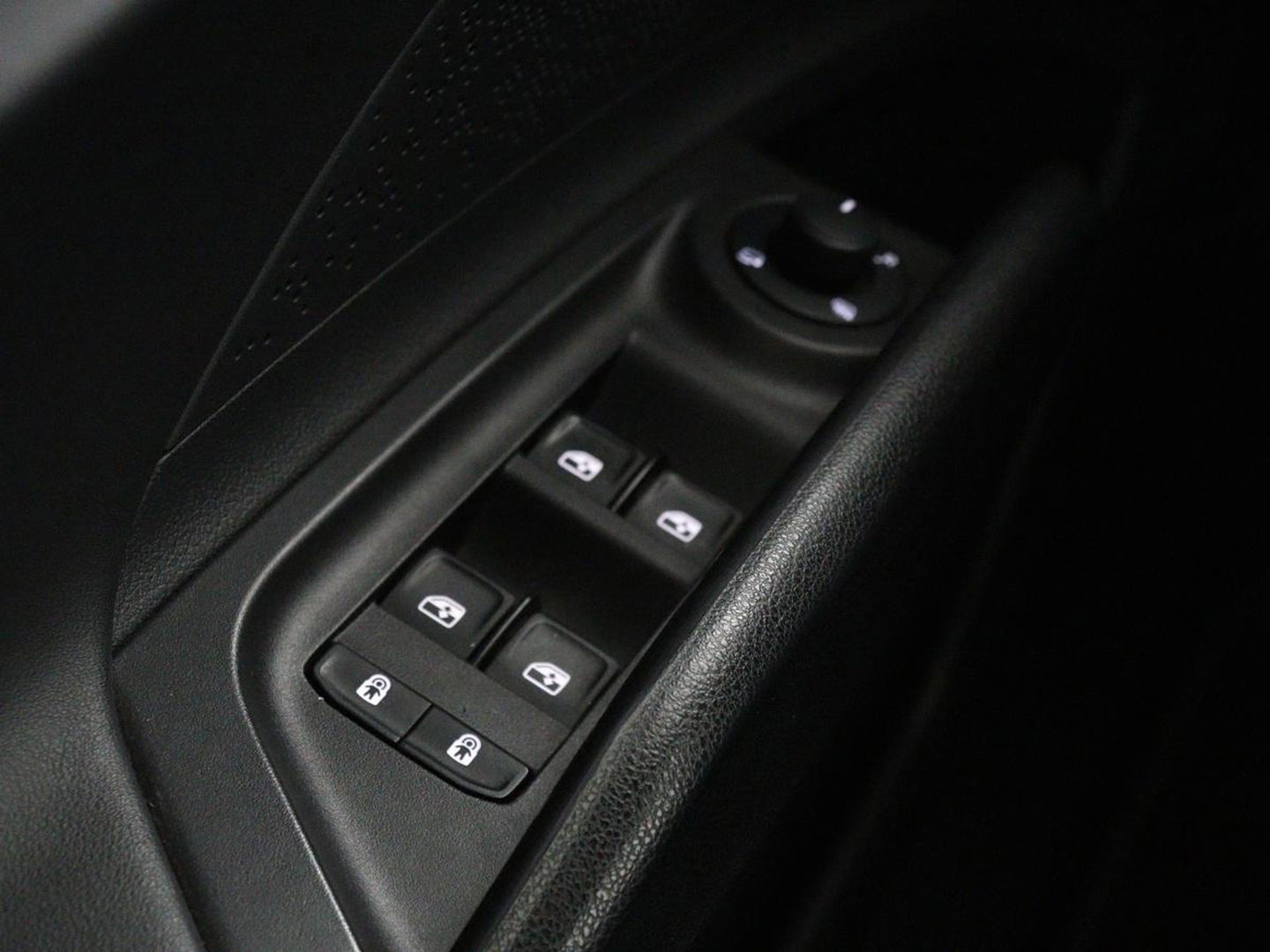 Škoda Enyaq iV 80 Sportline | Stoelverwarming | Adaptive cruise | Trekhaak | Camera | Matrix LED | Carplay | Leder/Alcantara | Keyless | Stuurverwarming