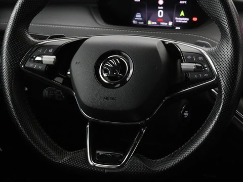 Škoda Enyaq iV 80 Sportline | Stoelverwarming | Adaptive cruise | Trekhaak | Camera | Matrix LED | Carplay | Leder/Alcantara | Keyless | Stuurverwarming