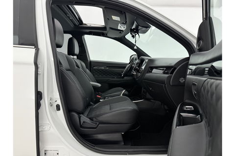 Mitsubishi Outlander 2.4 PHEV S-Edition 210PK Pano Parelmoer 360 Camera LED Carplay Cruise Leder Clima PDC 18"LMV