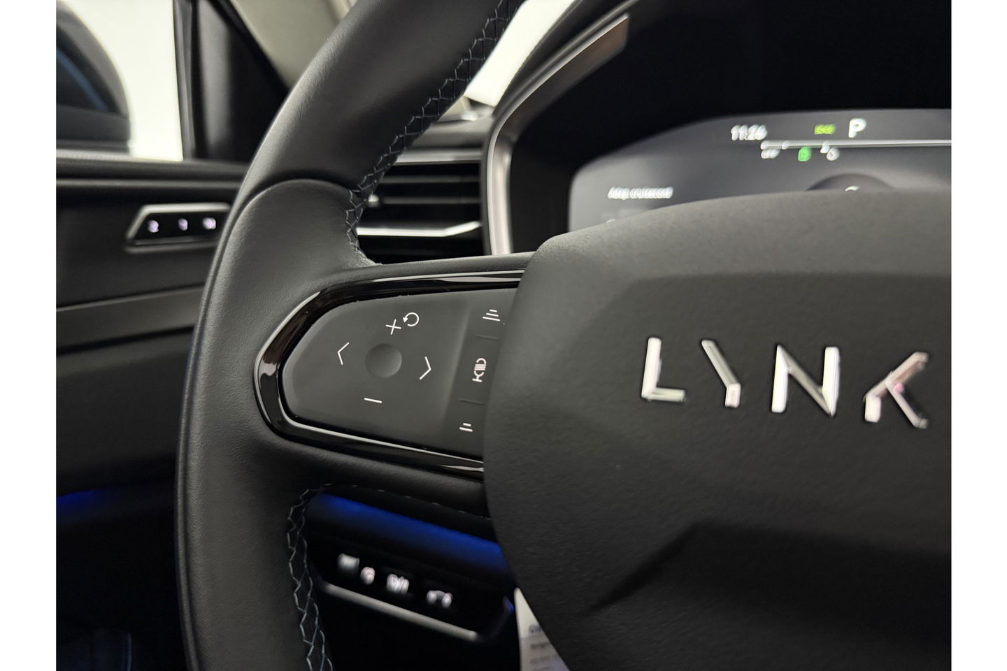 Lynk Co 01 1.5 Hybride 360 Camera Pano LED Sfeer Virtual Carplay ACC Clima Memory Navi PDC 20"LMV