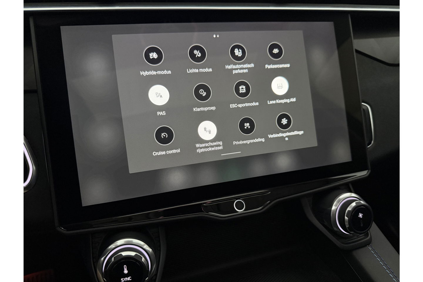 Lynk Co 01 1.5 Hybride 360 Camera Pano LED Sfeer Virtual Carplay ACC Clima Memory Navi PDC 20"LMV