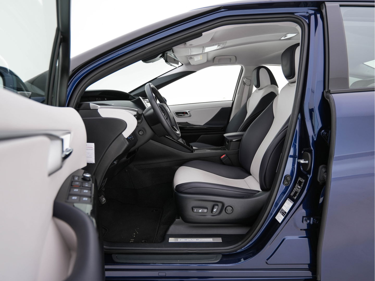 Toyota Mirai FCV Executive [ HYDROGEN ] [INCL-BTW] Aut. *LUXURY-LEATHER | FULL-LED | JBL-SOUNDSYSTEM | CAMERA | KEYLESS | MEMORY-PACK | ADAPTIVE-CRUISE | BLIND-SPOT |  DAB | NAVI-FULLMAP | DIGI-COCKPIT | COMFORT-SEATS | LANE-ASSIST