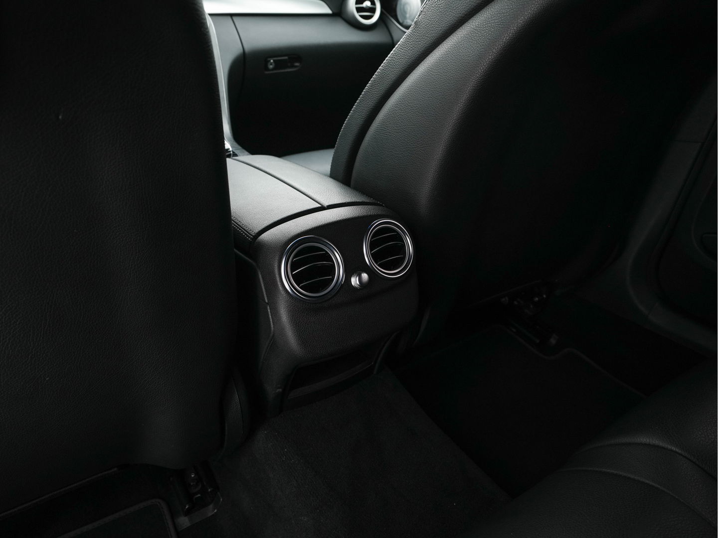 Mercedes-Benz C-Klasse Estate 350 e Lease Edition Avantgarde Aut. *LUXURY-LEATHER | FULL-LED | BURMESTER-AUDIO | AIRMATIC | NAVI-FULLMAP | CAMERA | HEATED-SEATS  | ECC | PDC | CRUISE | KEYLESS | AMBIENT-LIGHT | 17''ALU*