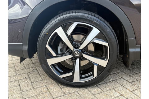 Nissan QASHQAI 1.2 TEKNA + AUTOMAAT PANORAMA LEER NAVI PDC-360 BOSE.