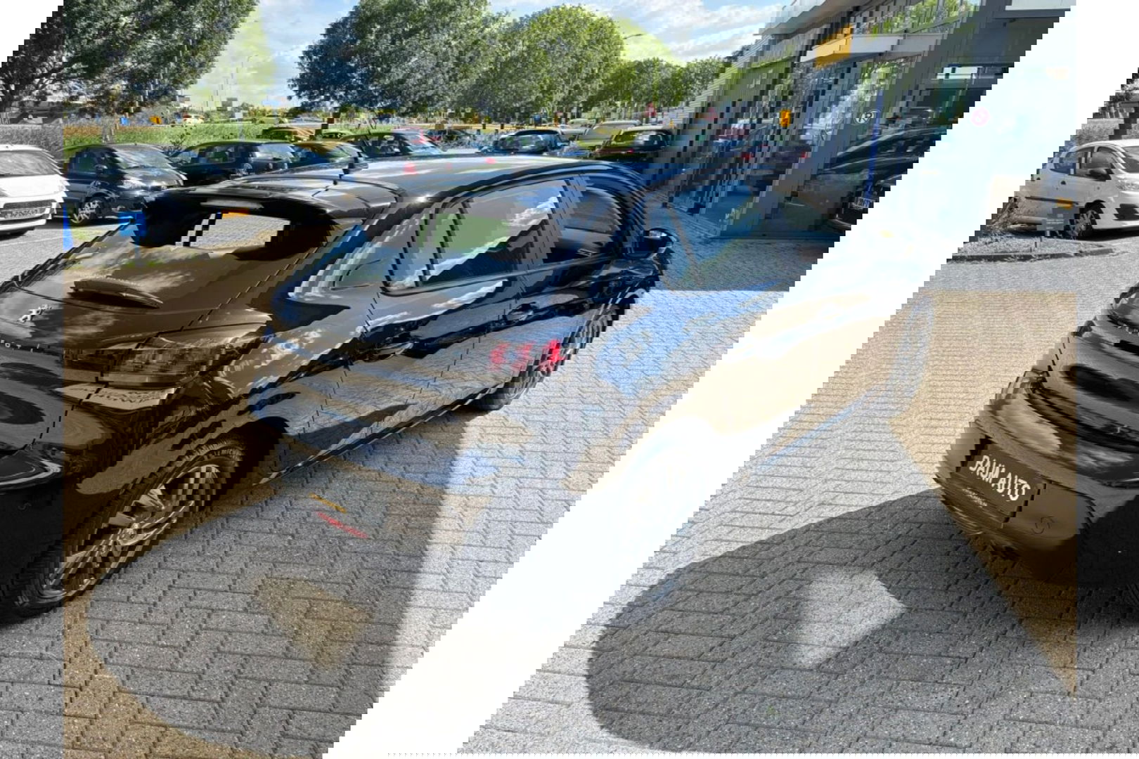 Peugeot 208 1.2 PURETECH ACTIVE AUTOMAAT AIRCO NAVI PDC CRUISE.