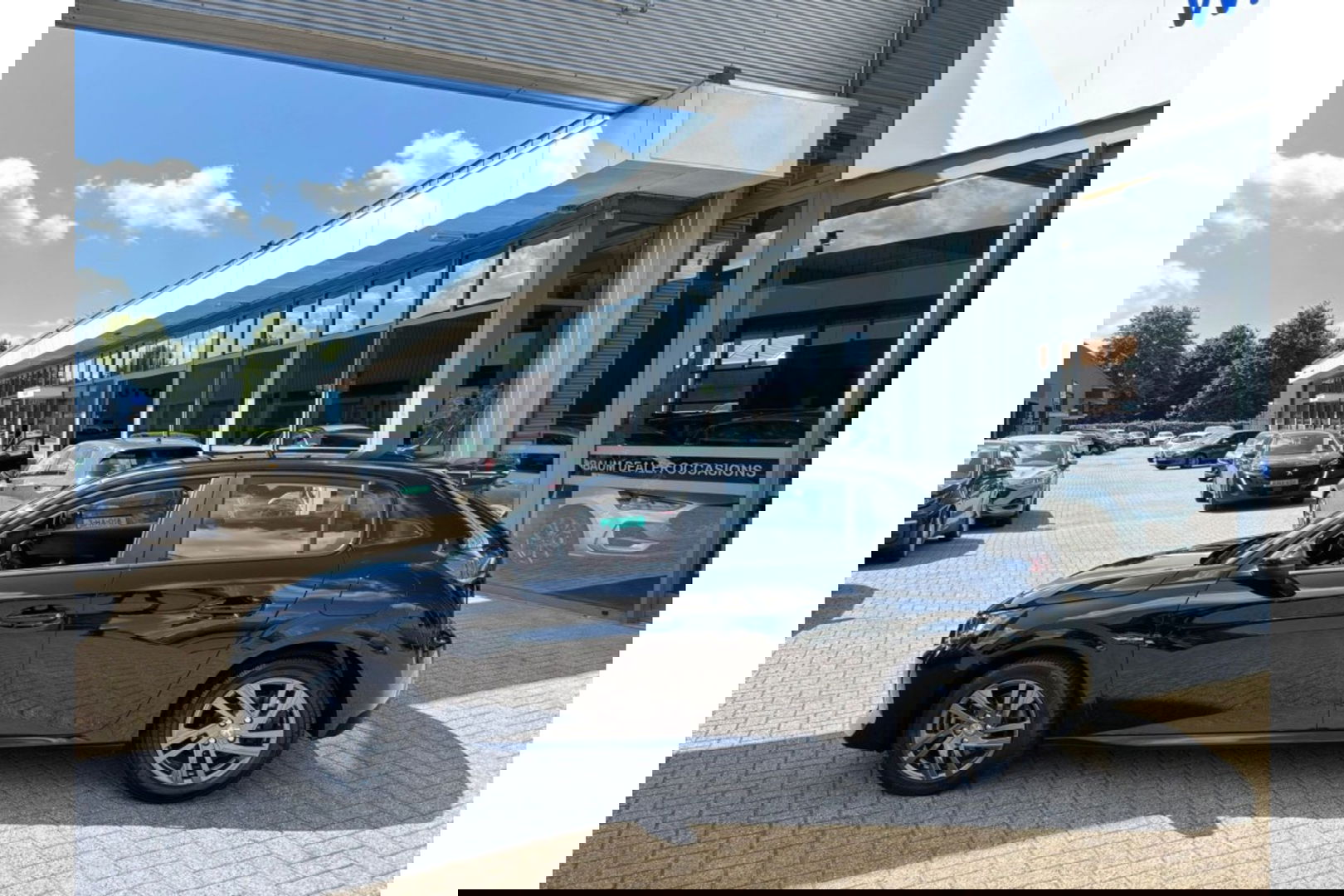 Peugeot 208 1.2 PURETECH ACTIVE AUTOMAAT AIRCO NAVI PDC CRUISE.