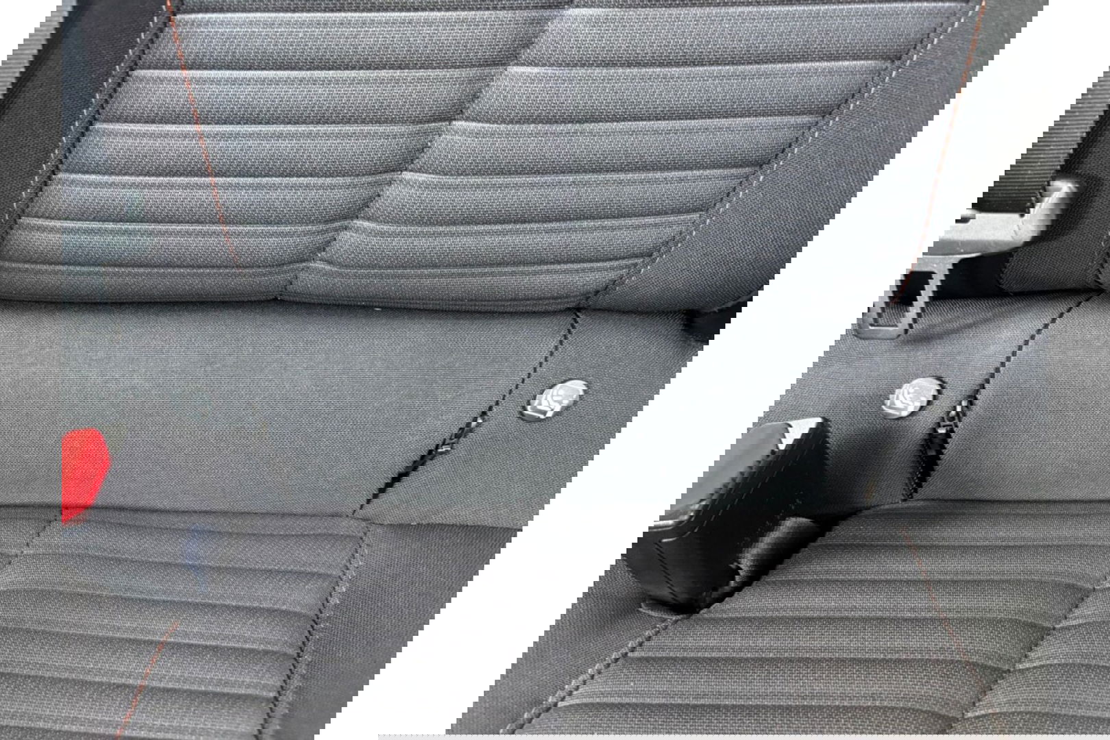 Peugeot 208 1.2 PURETECH ACTIVE AUTOMAAT AIRCO NAVI PDC CRUISE.
