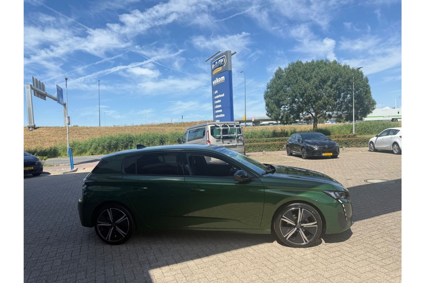 Peugeot 308 1.2 ACTIVE OLIVE BUSINESS AUTOMAAT AIRCO NAVI PDC.