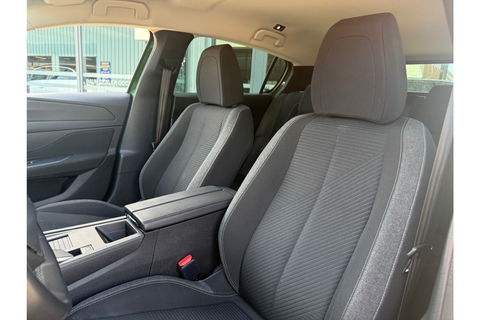 Peugeot 308 1.2 ACTIVE OLIVE BUSINESS AUTOMAAT AIRCO NAVI PDC.