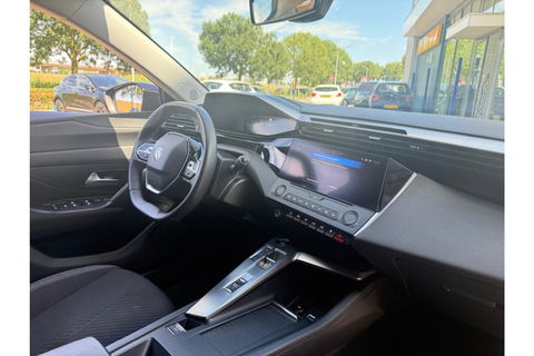 Peugeot 308 1.2 ACTIVE OLIVE BUSINESS AUTOMAAT AIRCO NAVI PDC.