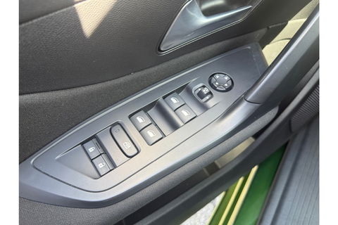 Peugeot 308 1.2 ACTIVE OLIVE BUSINESS AUTOMAAT AIRCO NAVI PDC.