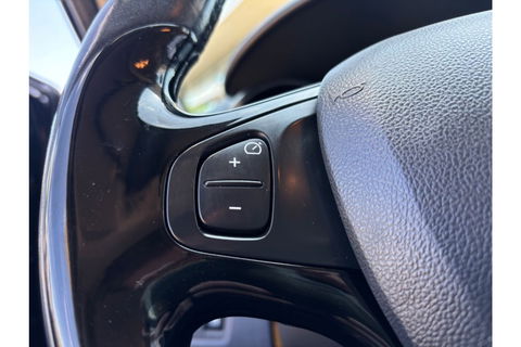 Renault Clio 0.9 TCE EXPRESSION AIRCO NAVI CRUISE LED.