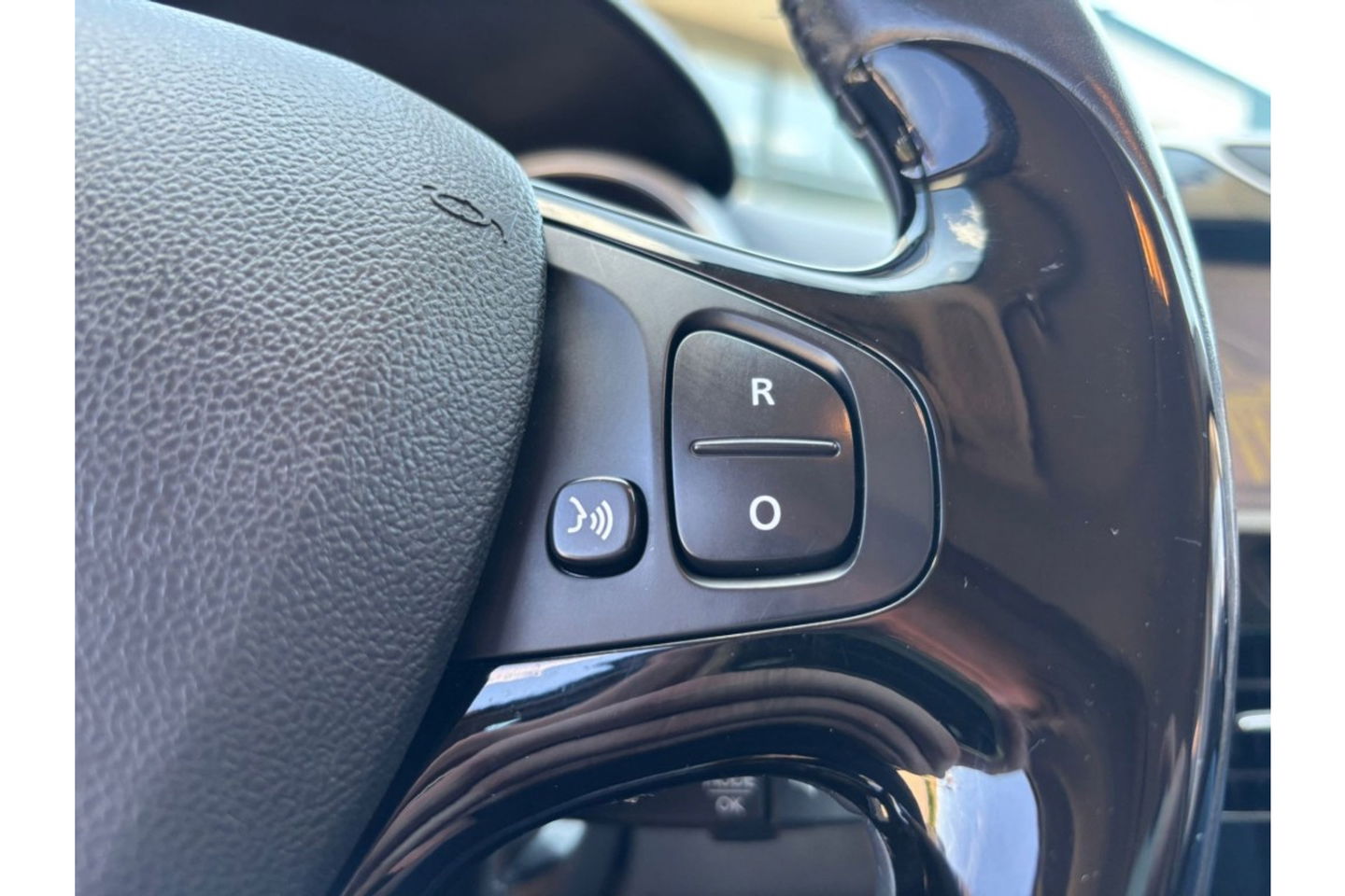 Renault Clio 0.9 TCE EXPRESSION AIRCO NAVI CRUISE LED.