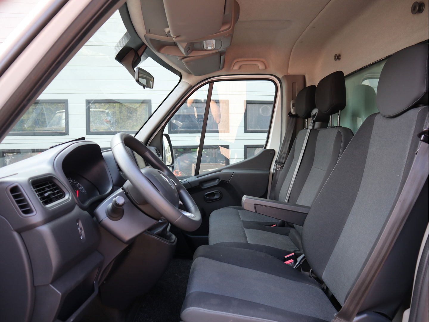 Renault Master T35 2.3 dCi 165 pk Euro 6 - Bakwagen - Dubbel Lucht - Laadklep - Camera